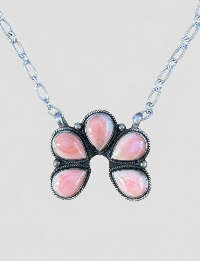 Conch Naja Necklace