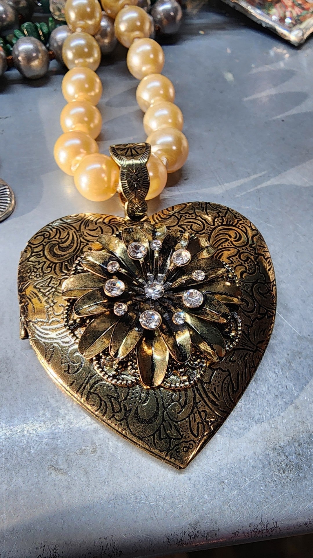 Heart Pendant w/Rhinestone Flower Necklace